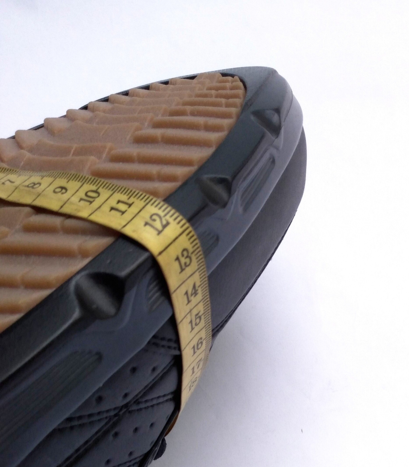 giày sneaker đen trơn size lớn 45 46 47 48